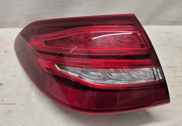 MERCEDES C KLASA W205 KOMBI 14- Licht links heck hinten LED A2059065100