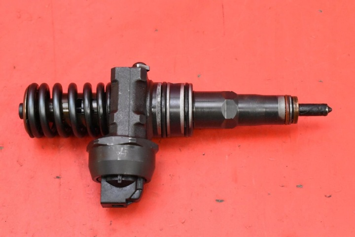 nozzle nozzle 038130073AG 0414720215 SKODA OCTAVIA 2 II 1.9 TDI 105 KM