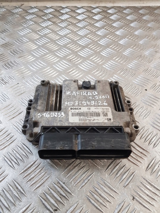 riadiaca jednotka MOTORA 55556262 0281011913 OPEL ZAFIRA B 1.9DCI 07R