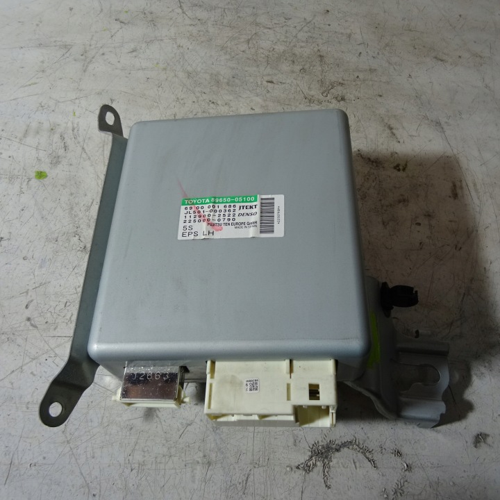 TOYOTA AVENSIS control unit of the control 89650-05100
