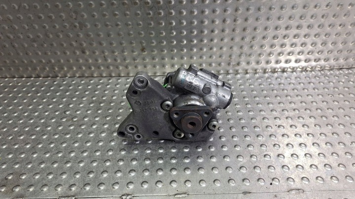 servo pump 7693974101 6760956 BMW E60 E61 530 3.0 D M57N