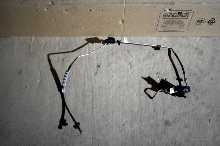 IDEALNY TUBAZIONE A VUOTO MERCEDES W213 W238 W257 W290 1