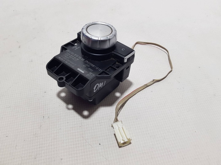 PANEL POKRETLO RADIA Navigation IDRIVE MERCEDES W204 LIFT 2048709558
