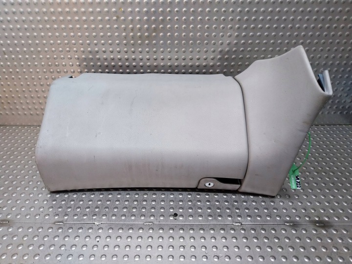 passenger compartment of the dashboard of the passenger A2036802691 MERCEDES W203