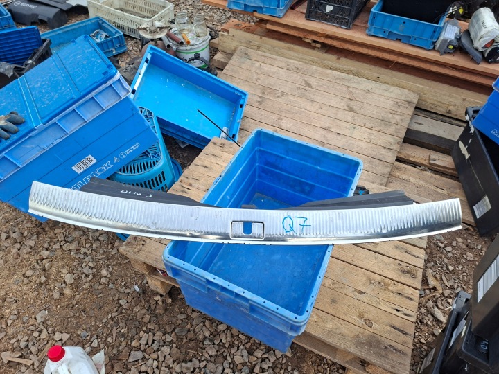 Blende Abdeckung Tueroeffner SCIANKI Kofferraum AUDI Q7 4L0864483A