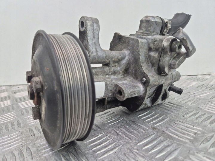 BMW 7 F01 F02 F03 F04 730d servo pump 679649203 N57D30A