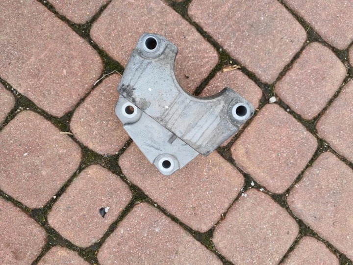 supporto staffa Motore Opel Insignia B 84324573