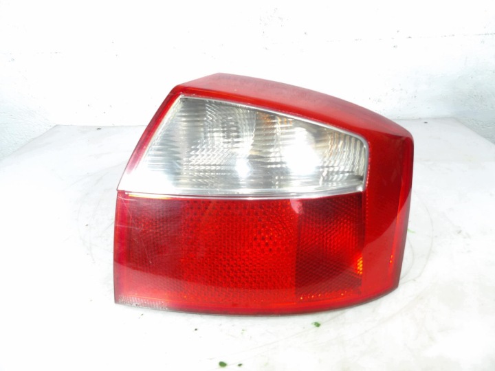 AUDI A4 B6 Sedan Licht heck rechts 8E0945096