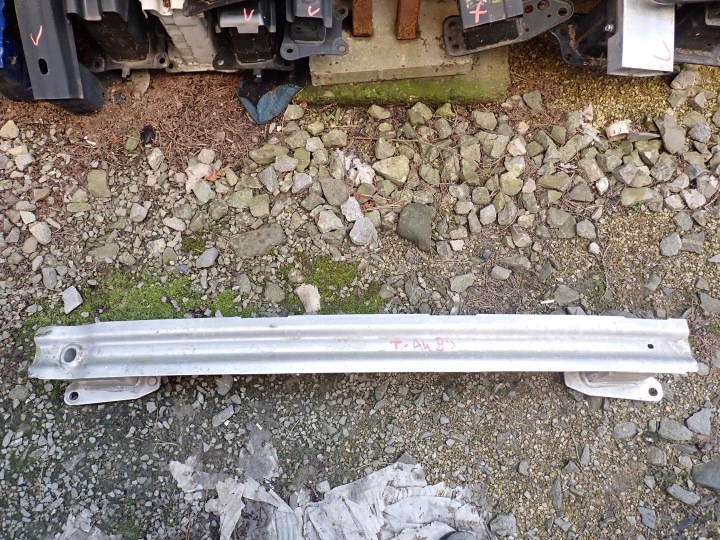 träger unter Stoßstange heck AUDI A4 B9 2015- 8W