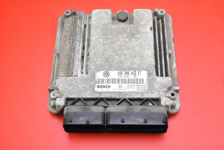 control unit of the engine 03G906016ET 0281011843 VW GOLF 5 V 2.0 TDI 140 KM 03-09
