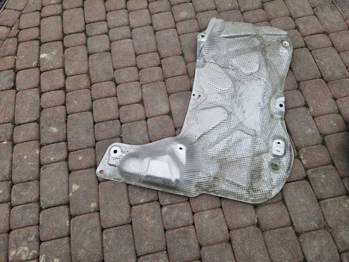 Couverture tablier moteur termiczna de l’échappement Réservoir OPEL ASTRA L 6 VI 9833214380