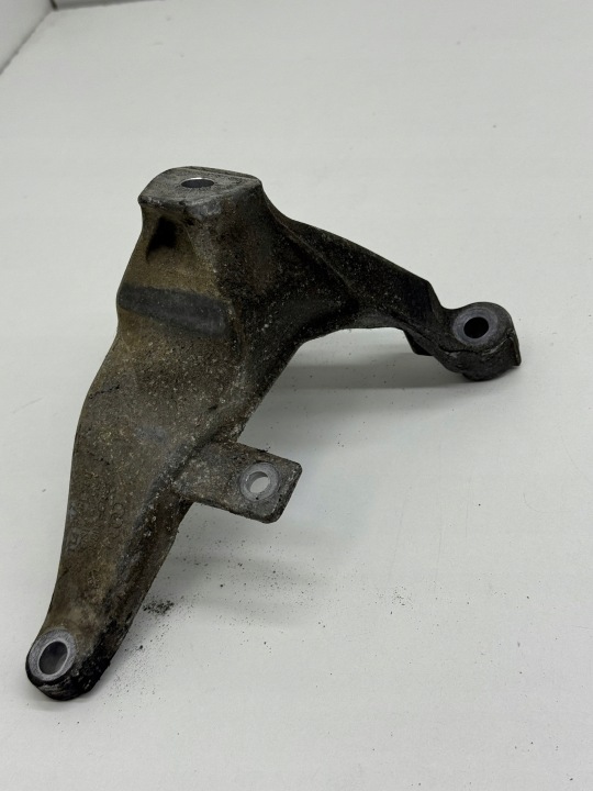 AUDI A6 C7 3.0 TDI CRT support holder of the engine CALE original!