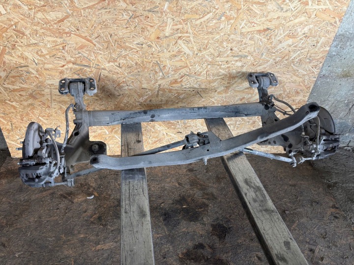 Renfort pare choc Arrière Pont arrière Suspension OPEL ASTRA J IV 4 Berline 1.7 CDTI