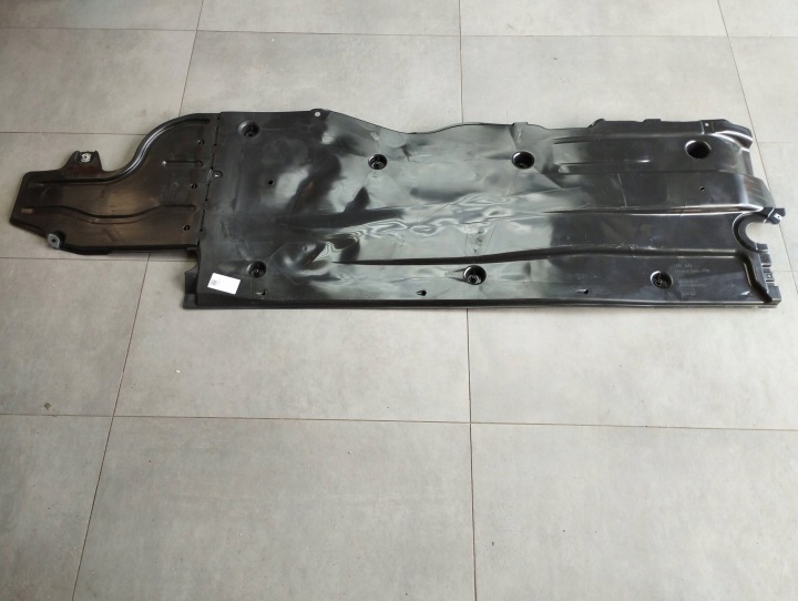 Seat Leon IV 2024 Blende Abdeckung Unterfahrschutz links 5WA825201E