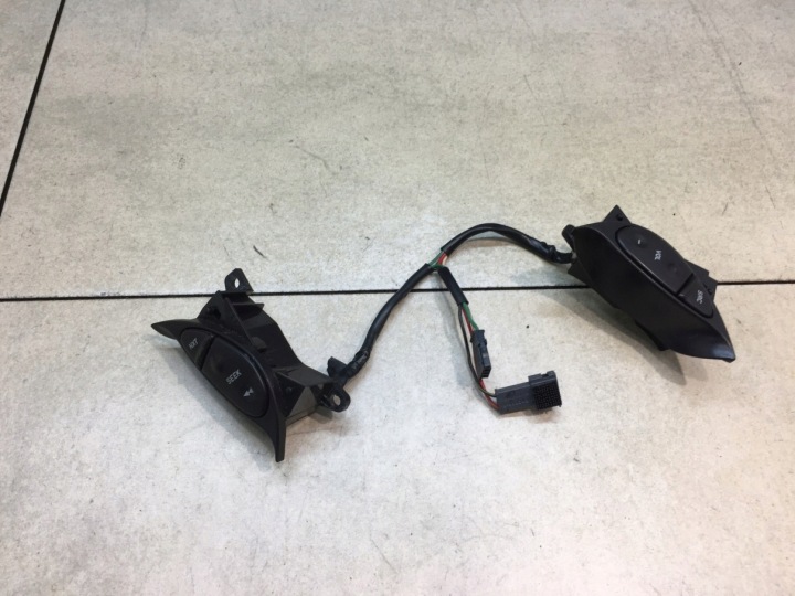 Bouton Volant SAAB 9-5 et 2.0 T 4616025