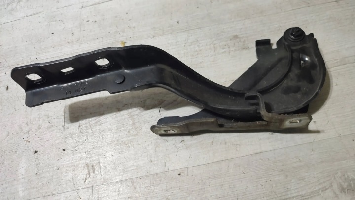Jeep Cherokee KL 15r. 2.0d desna strana šarka haube desni prednji dio