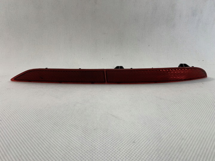 Odblask rechts heck hinten Audi A4 kombi S-Line FL 19 8W0 945 106AB 104A 09.25