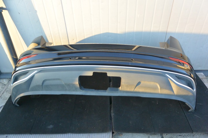 AUDI Q8 4M bumper rear part rear LY9T C9X BASIC ZWYKLY PDC USA towing 2018