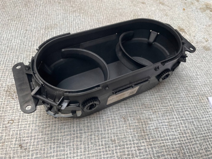 bracket for KUBEK W consoles of the central AUDI A3 8Y 8Y0862533A @M
