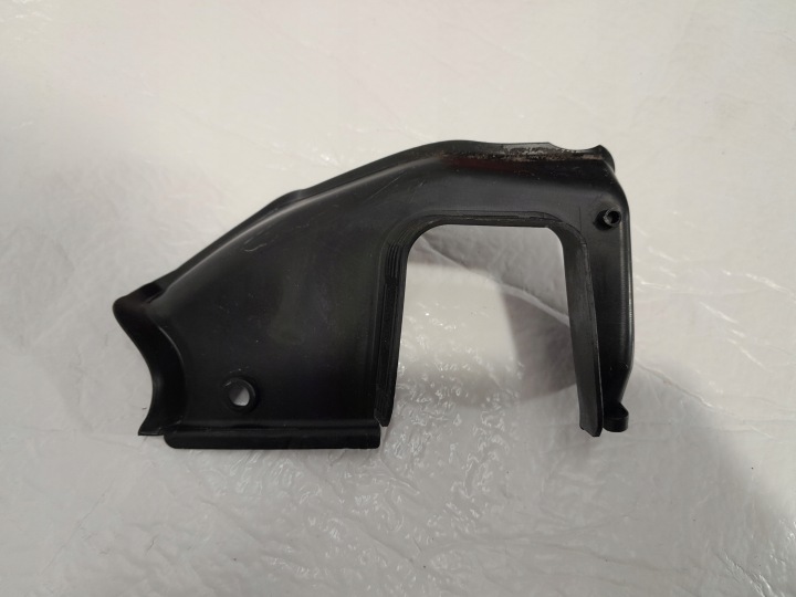 AUDI A5 F5 8W Couverture tablier moteur Boîte de la charnière Droit 8W8827280
