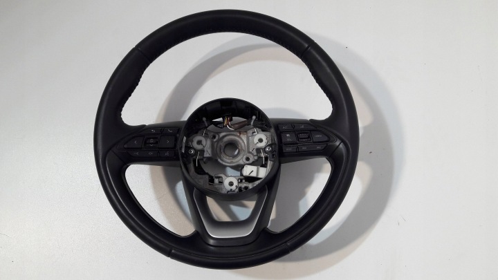 Toyota Yaris IV volant skorzana 6436038 (L77)