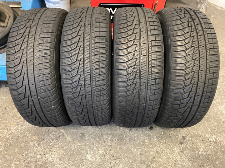 4 Reifen Winter- 215/60R17 96H Hankook Winter und*cept evo2 7mm