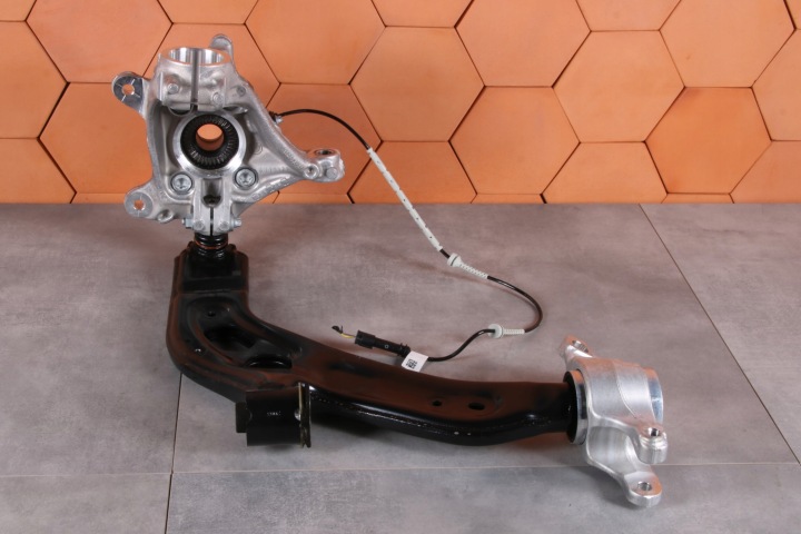 BMW 1 F70 2 F74 U06 Moyeu support broche Petit bras Axe moyeu Droite Avant 6890172 52 km !!!