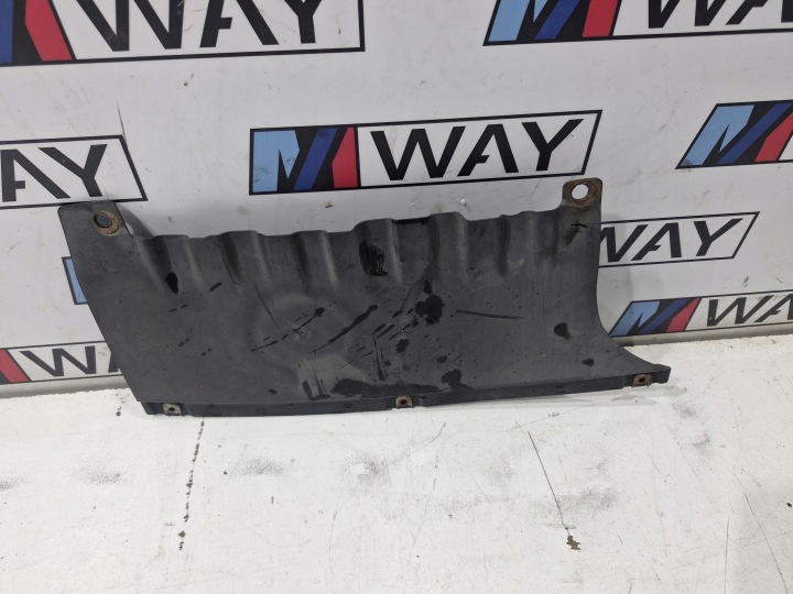 7118162 BMW E81 E82 E87 E88 Couverture tablier moteur Moyen Pare choc Arrière M-paquet