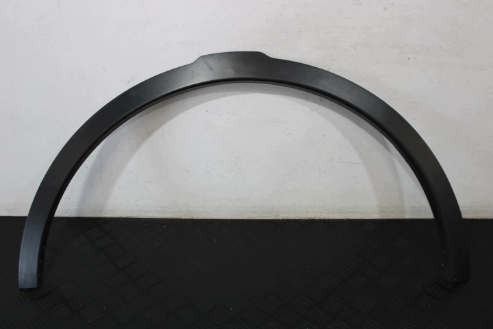 krytka blatníka ľavý predok FK72-16A075-AB LAND ROVER DISCOVERY SPORT L550