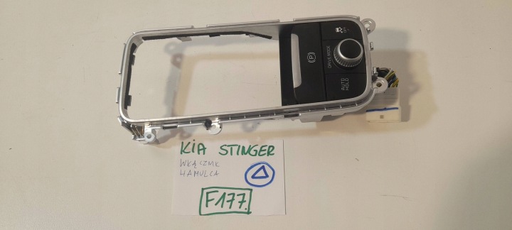 Kia Stinger tlačítko / vypínač elektrická brzda 93766J5500 (F177)