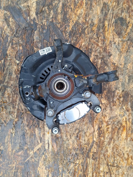 ACHSSCHENKEL RADNABE RADLAGER VORNE LINKS TOYOTA URBAN CRUISER
