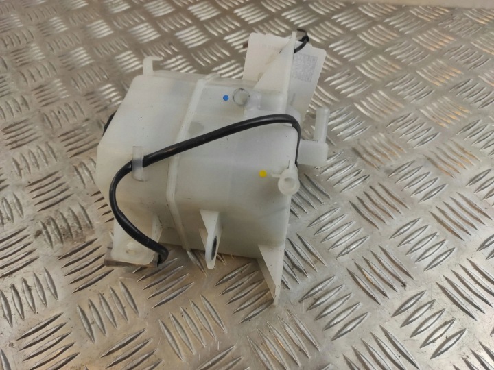2017 Toyota RAV 4 (XA40) Brake fluid tank 6D18 6