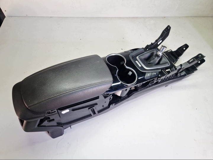 FORD MONDEO MK5 TUNEL srednji naslon za ruku USB CALY KOMPLET