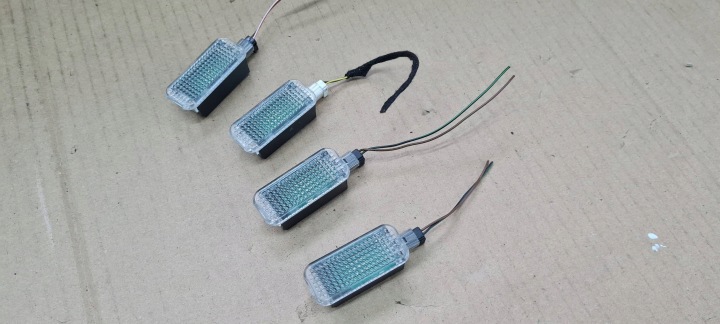 S5 8W A5 diody LED dveře KOSTKA A4 B7 B8 B9 A5 A6 C7 Q7 A5 A7 4X 4E0947415