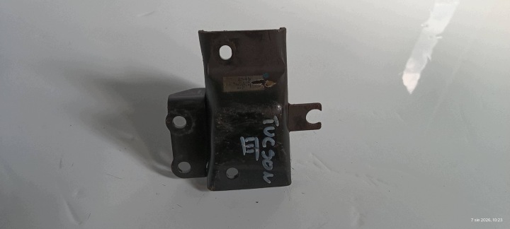 HYUNDAI TUCSON III holder bracket holder gearboxes of the gear 1,7 CRDI 2015