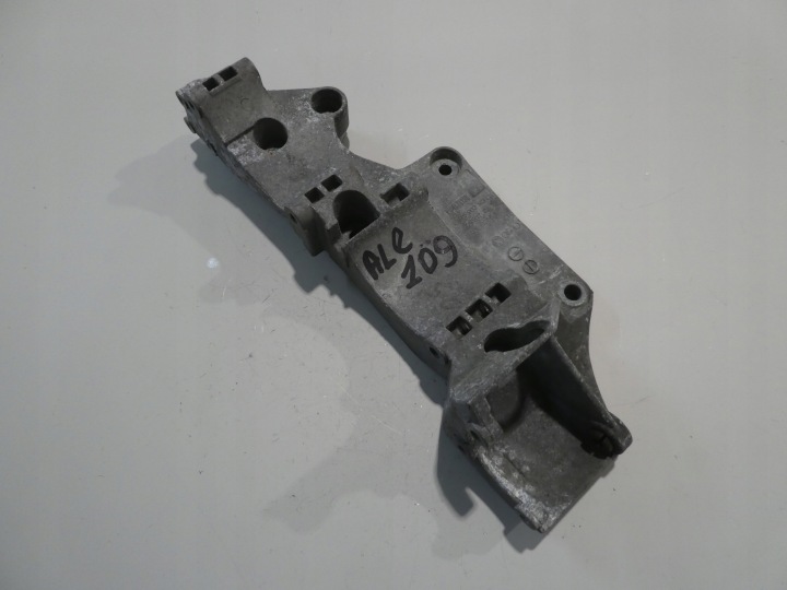 supporto alternatore 045903143C VW SEAT SKODA 1,9TDI