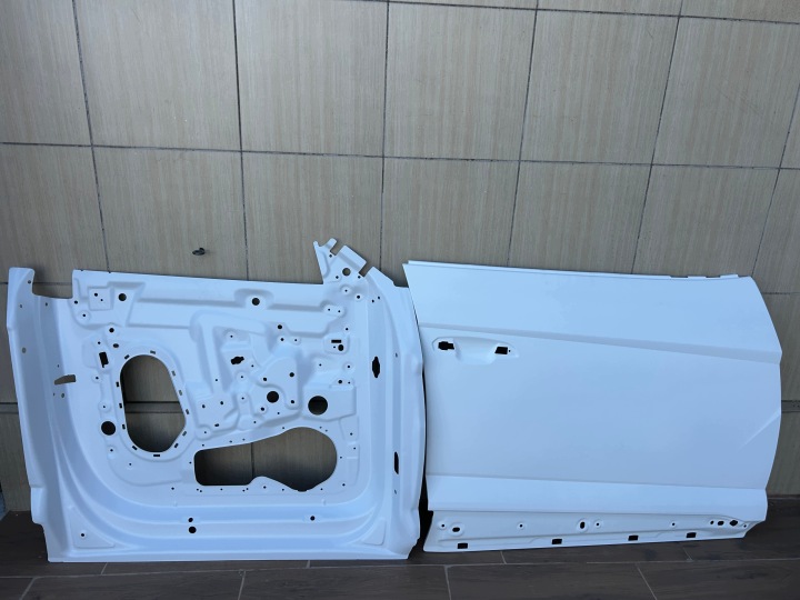 Lamborghini Urus boční dveře přední pravé, Front Right Door