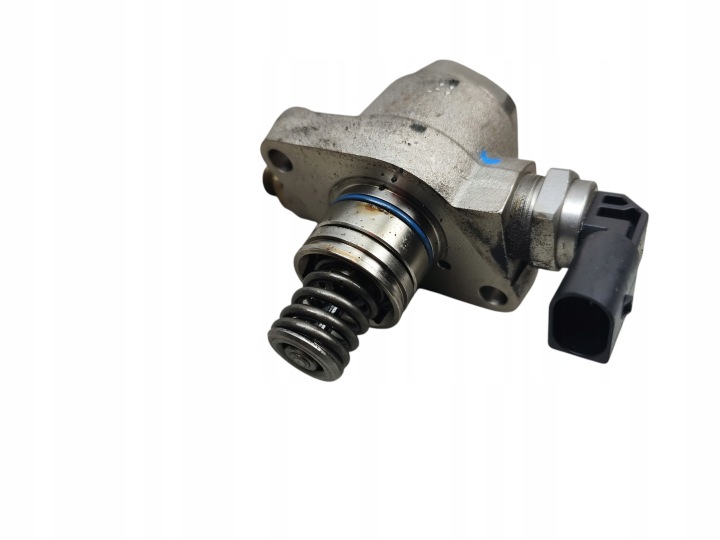 Pompe alimentation carburant AUDI A3 8V A4 B8 A6 C7 SKODA OCTAVIA III 2.0 TFSI 06L127027B
