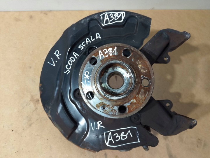 SKODA SCALA 1.0 TSI Axe moyeu Moyeu support broche Avant Droit Avant 2Q0256H (A381)