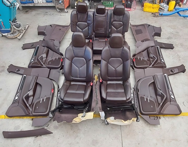 the centre inner PORSCHE CAYENNE 7P 10-18 BRAZ