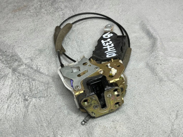 de la Serrure Portière przednich Subaru B9 Tribeca 62142XA01A