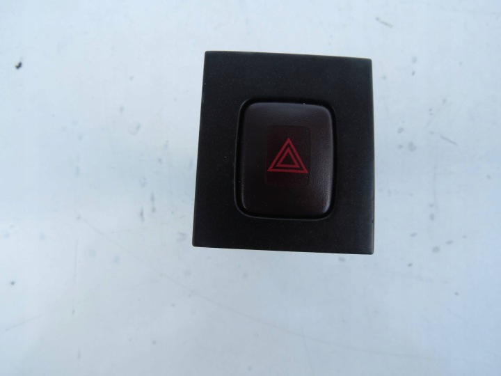 button of the lights of warning lights VOLVO V70 lll 3.2 B R6 243 KM 07-16r 30710106