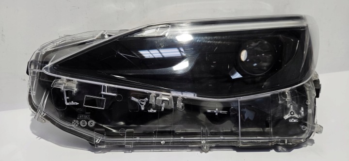 light left front lens LED TOYOTA YARIS CROSS 20