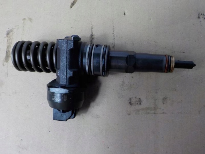 VOLKSWAGEN SHARAN nozzle 038130073AK