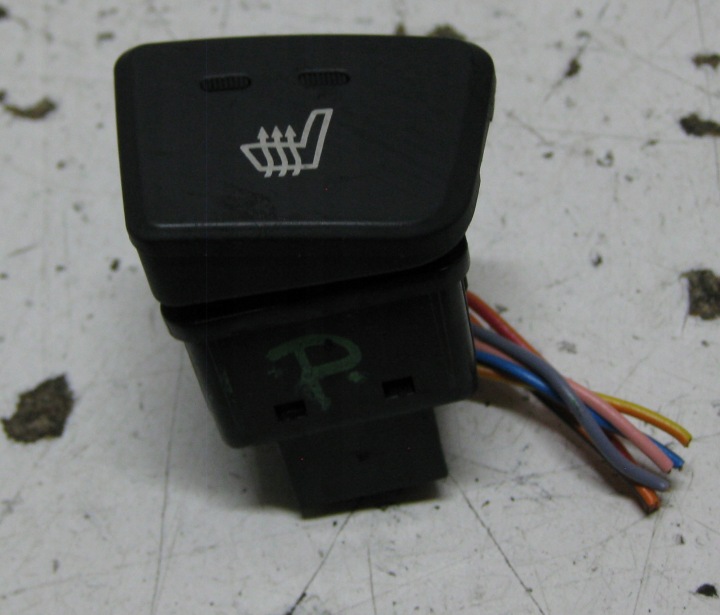 HYUNDAI I30 KOMBI 12R button of the heating right seats