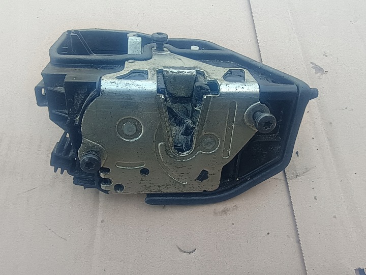 de la serrure portière droite avant 7167072 7 PIN BMW E 60