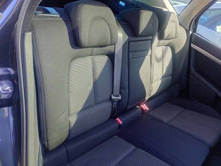 sedacka zadná zadok vyhrievaný Peugeot 407 SW 04-10