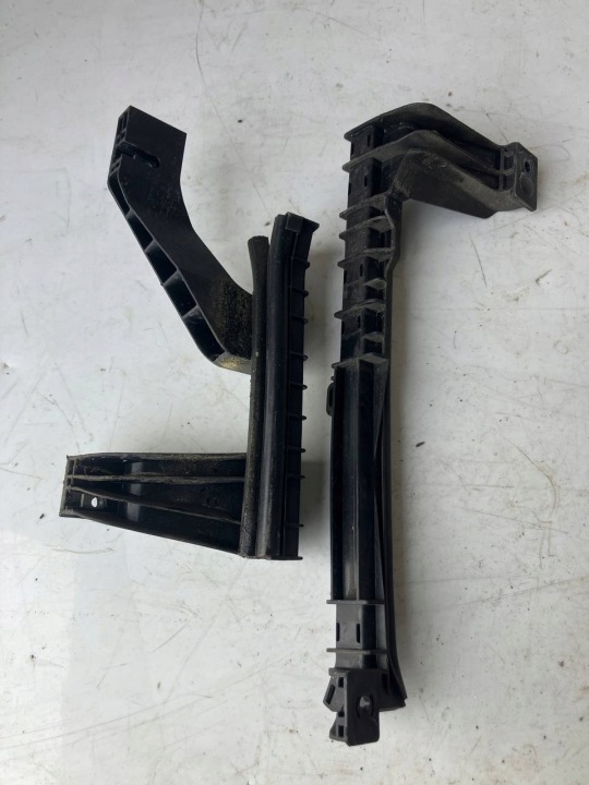 PROWADNICE ablak ajtó jobb far C4 PICASSO II 9805139380 9675911480
