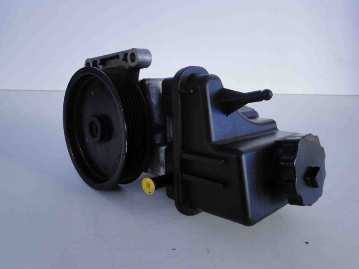 MERCEDES C 204 E 207 Servopumpe A0064661501
