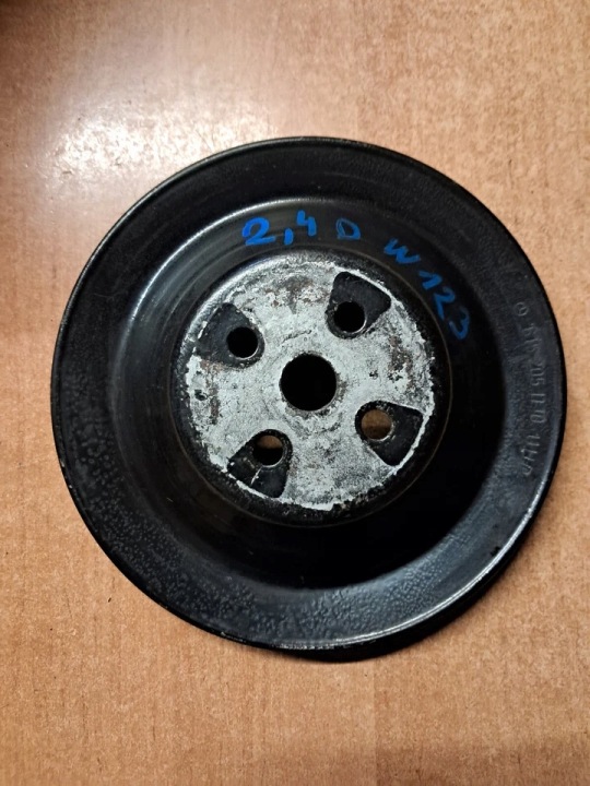 pulley POMPY of water MERCEDES W123 2,4D 6152051110